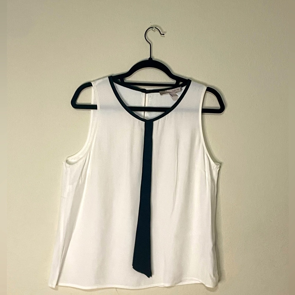 Forever 21 contemporary white sleeveless top size small
